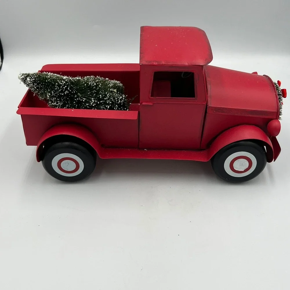 Target Christmas Decor Truck Red Excellent Vintage Style Metal Wreath